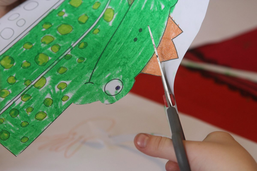 יצירה לילדים לפסח | כתר צפרדע | פרינטבל חינם להדפסה | https://naamasimanim.co.il/