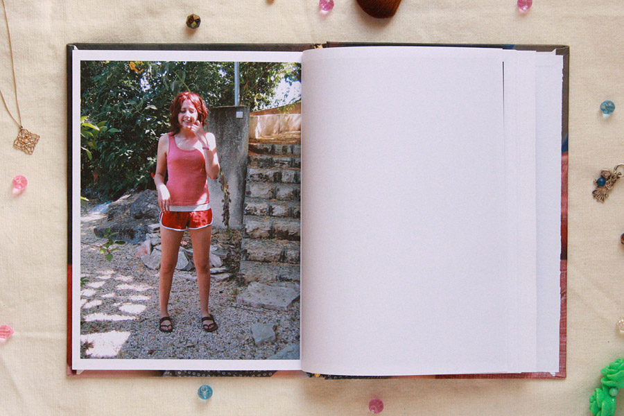 ספר צילום לנערה | בלוג "סימני דרך" | naamasimanim.co.il