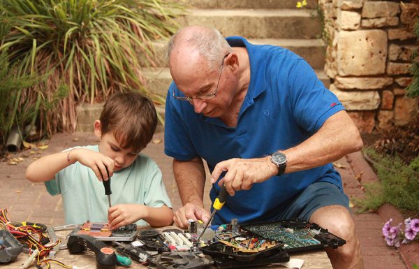 מי פירק את הטלפון שלי?